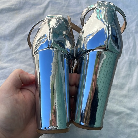 Vintage Charlotte Russe Metallic Silver Block Heels Ankle Strap Size 7 - Picture 4 of 15